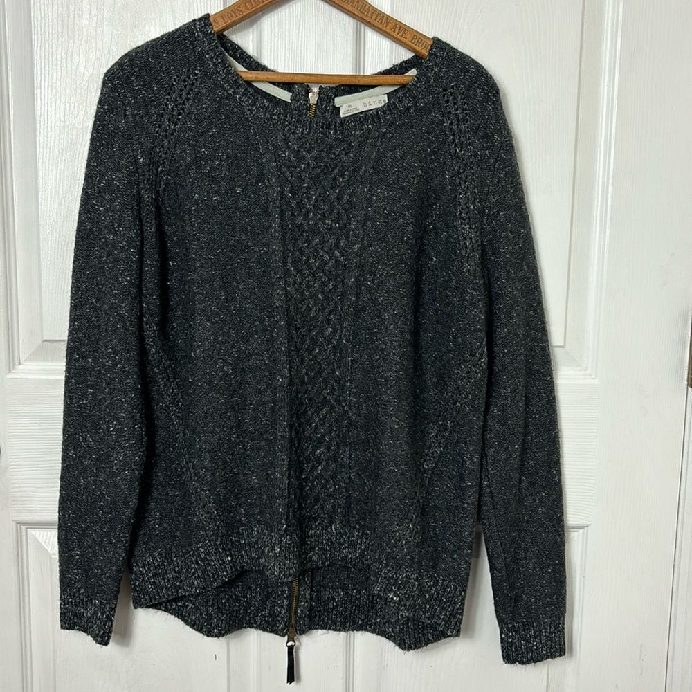 NEW NWT HINGE gray speckled cable knit sweater size MEDIUM blend of viscose wool
